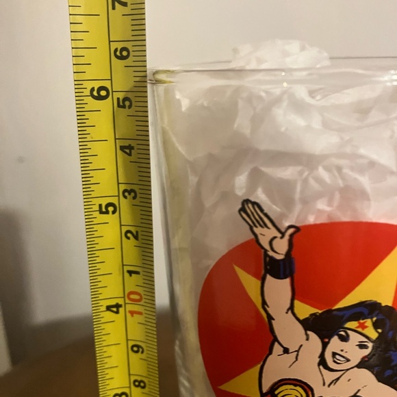 Vintage Wonder Woman Glass Tumbler - Picture 5 of 6